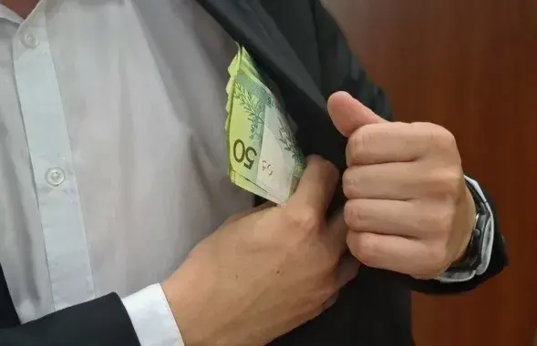 Агульная сума хабараў, лічаць у СК, склала каля 3 тысяч рублёў (гэта за паўтара года) /&nbsp;sk.gov.by
