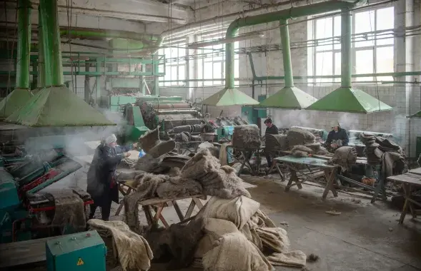 Партыю дызайнерскіх лідскіх красовак раскупілі за паўдня
