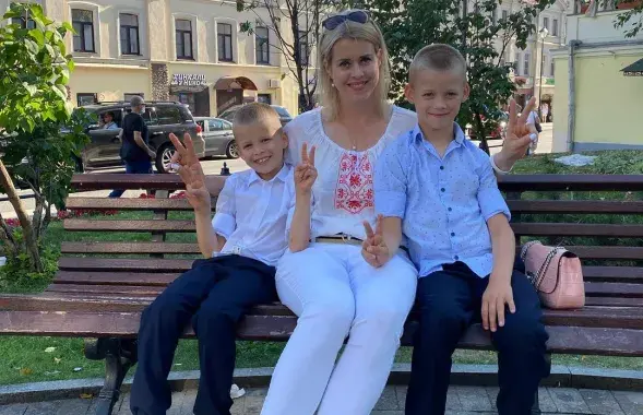 Вероника Цепкало с детьми
