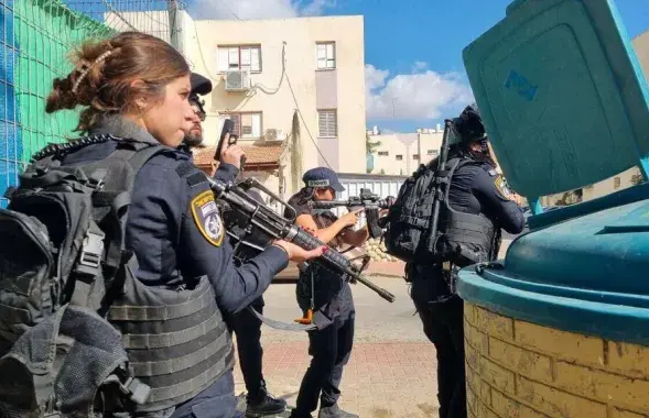 Within 48 hours, 300,000 reservists were drafted into the Israel Defense Forces (IDF). &nbsp; / Ilana Kuriel, www.vesty.co.il
