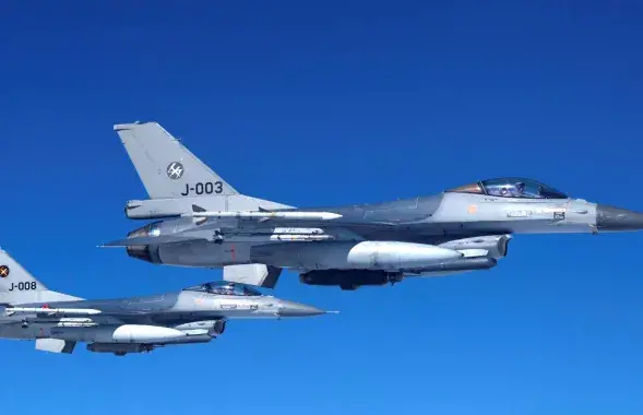 Знішчальнікі F-16, ілюстрацыйнае фота