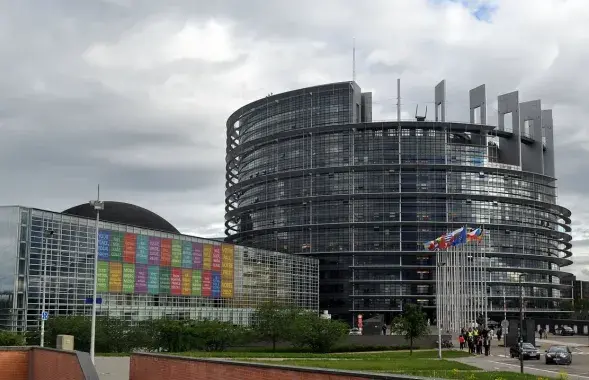 Европарламент

