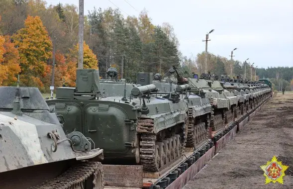 Перавозка вайсковай тэхнікі па чыгунцы, ілюстрацыйнае фота
