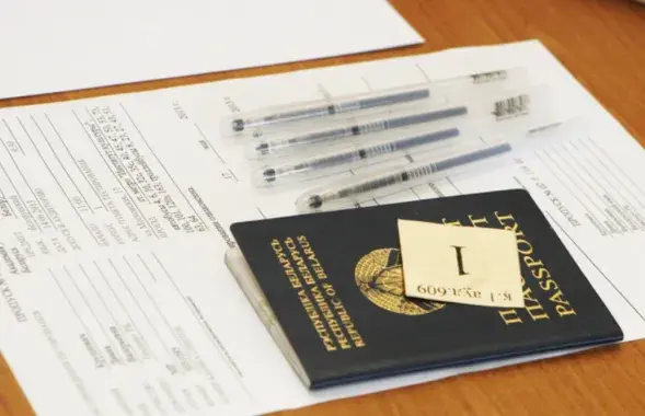 Для паступлення ў ВНУ абітурыенту трэба здаць два ЦЭ і адно ЦТ