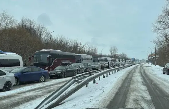 Чарга на беларуска-польскай мяжы, ілюстрацыйнае фота