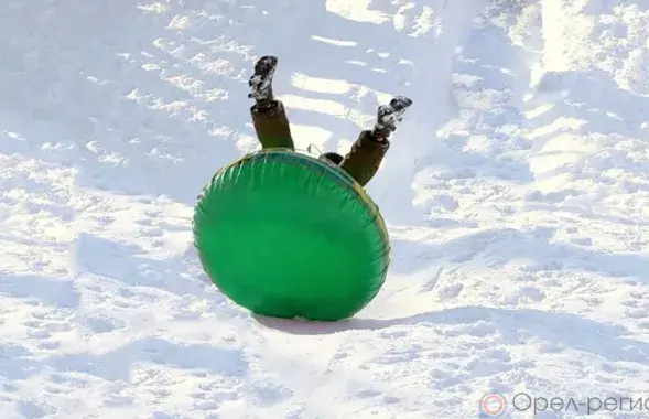 Катанне на цюбінгу можа прывесці да траўмаў, ілюстрацыйнае фота
