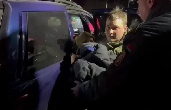 Дзяўчынак даставілі ў лякарню для агляду
