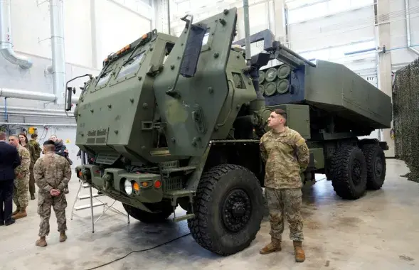 Рэактыўная сістэма залпавага агню HIMARS
