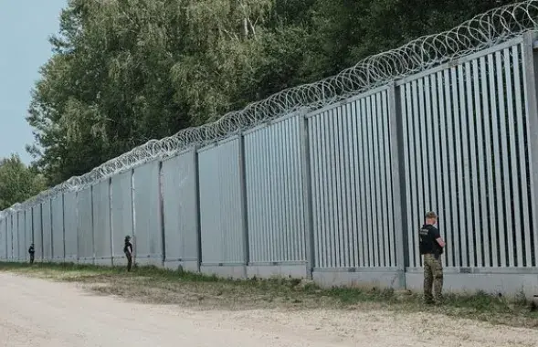 Польскі плот на мяжы з Беларуссю
