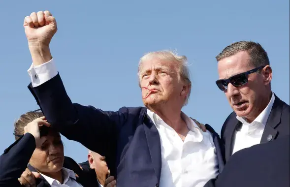 Дональд Трамп пасля замаху на яго жыццё
