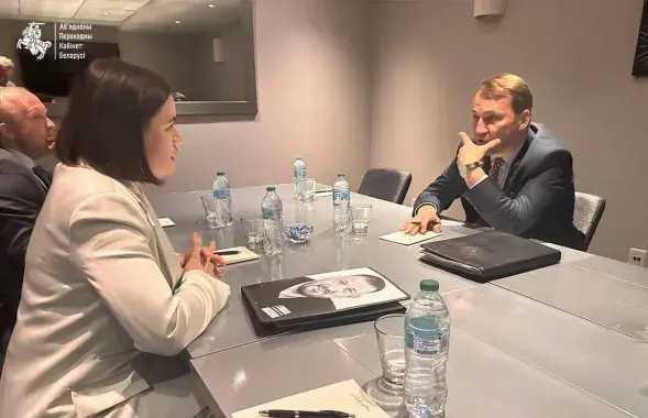 Святлана Ціханоўская і Радаслаў Сікорскі
