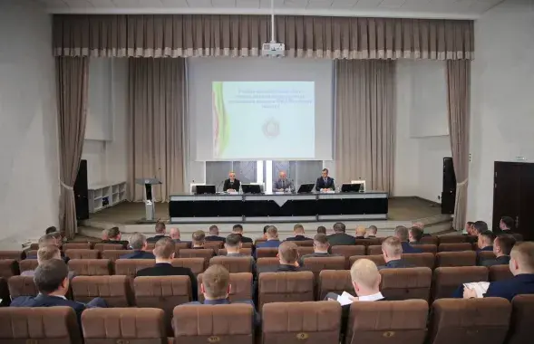 Міліцыянеры "павышалі тэарэтычныя веды"
