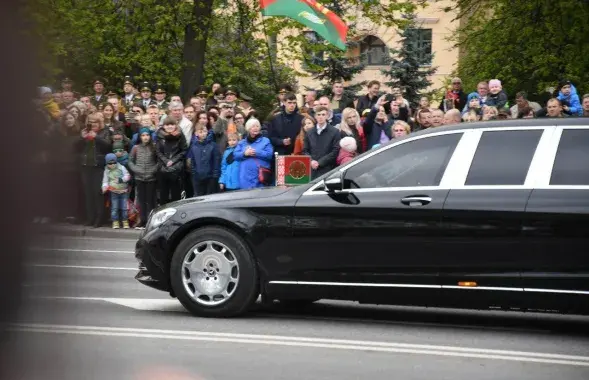 Картэж Лукашэнкі падчас дзяржаўнага свята
