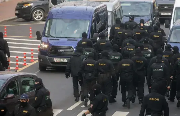 АМАП на адной з мінскіх вуліц

