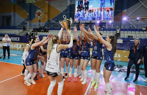 Валейбалісткі "Мінчанкі" з Кубкам Беларусі
