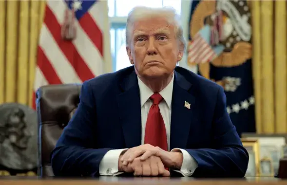 Прэзідэнт Дональд Трамп гутарыць з журналістамі ў Белым доме ў Вашынгтоне, акруга Калумбія, 30 студзеня
