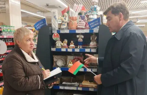 Дэпутаты шукаюць сцяжкі ў крамах

