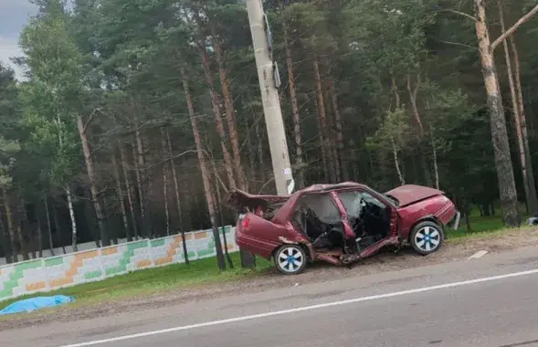 На МКАД погиб 19-летний водитель — он врезался в столб
