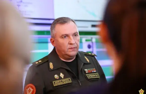 Министр обороны Виктор Хренин

