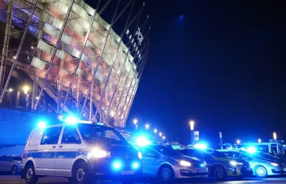 Полиция возле варшавского стадиона во время концерта Макса Коржа
