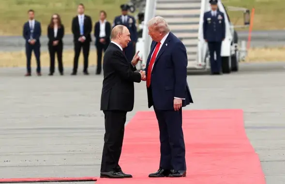 Путин и Трамп встретились на Аляске
