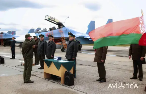 Передача российских Су-30СМ2 белорусским военным
