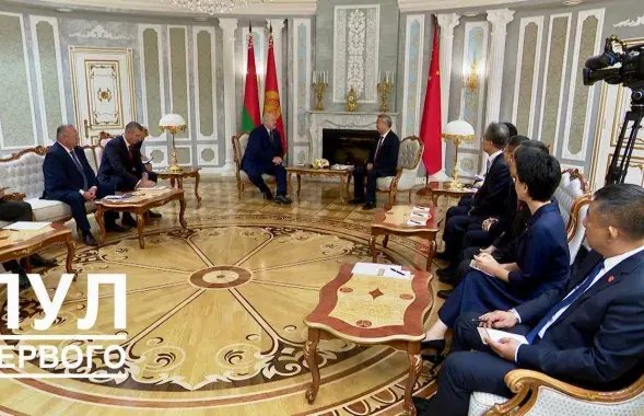 Лукашенко и Ли Си
