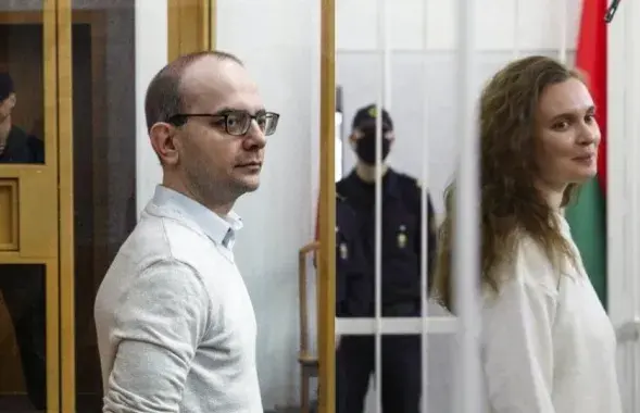 Ігар Ільяш і Кацярына Андрэева за кратамі
