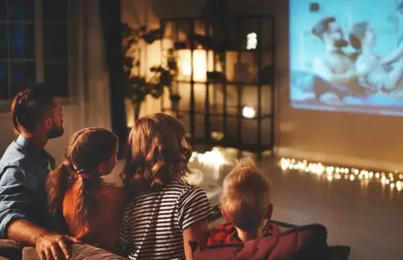 У коле сям'і
