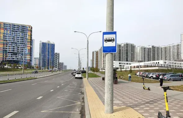 Прыпынак грамадскага транспарту ў Мінску, ілюстрацыйнае фота
