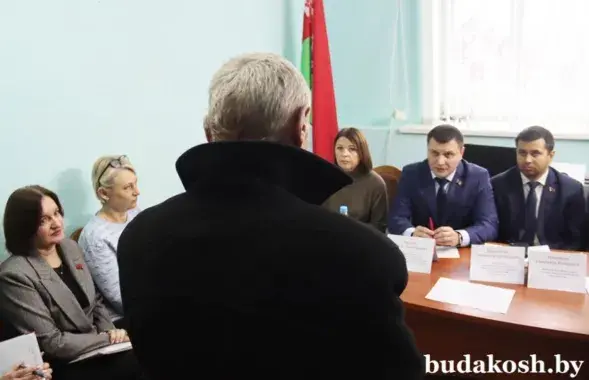 Пасяджэнне камісіі па "дармаедах"
