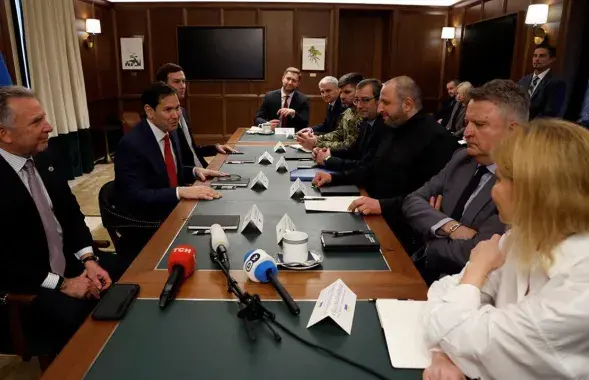 На украинско-американских переговорах
