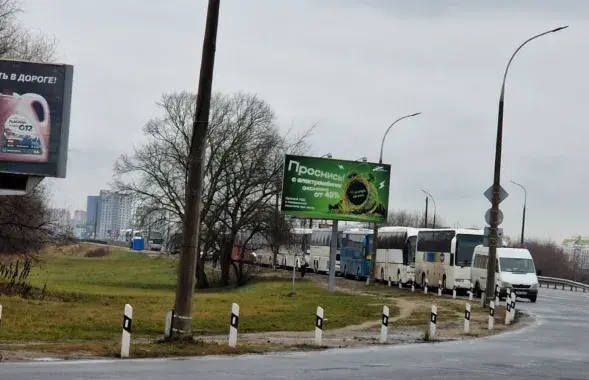 Автобусы на белорусско-польской границе
