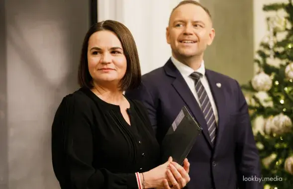 Святлана Ціханоўская і Караль Наўроцкі на калядным прыёме
