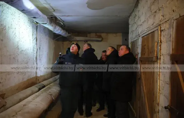 Віцебскія ратавальнікі прыехалі ў дом, дзе прасела пліта перакрыцця
