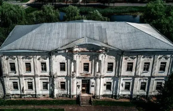 Дворец в Дятлово
