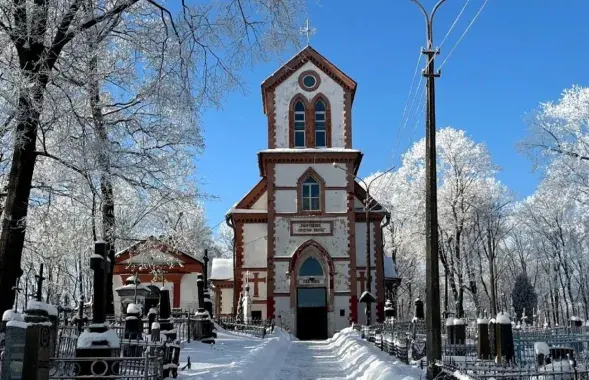 Касцёл на Кальварыйскіх могілках у Мінску
