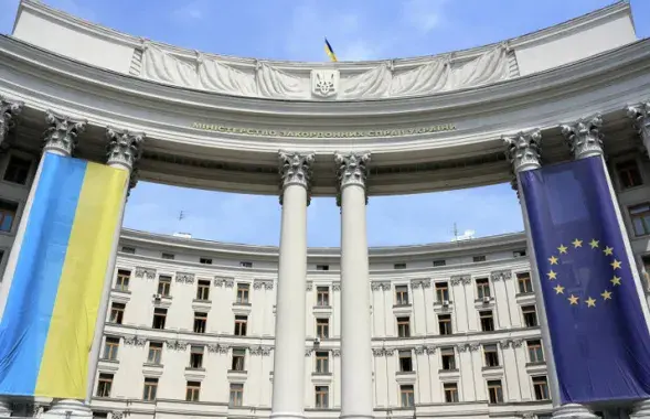 Фюле: Мінск ведае, што трэба зрабіць для партнёрскіх адносінаў з Еўрасаюзам