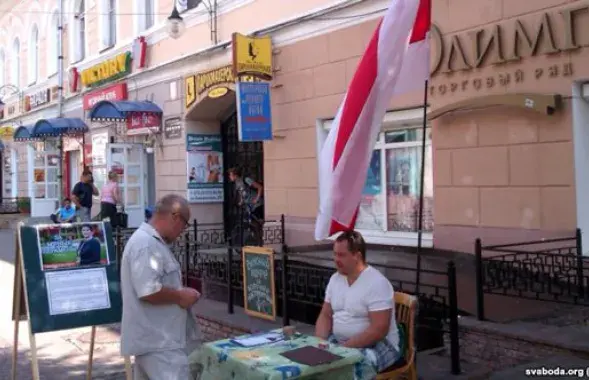 Магілёўскі актывіст хоча пакараць міліцыянта, які з яго здзекаваўся