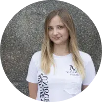 “Спала па 2-3 гадзіны”. Як першыя абітурыенты падаюць дакументы ў БДУ