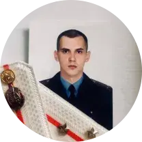 Уехал или сидит: что стало с силовиками, которые перешли на сторону народа