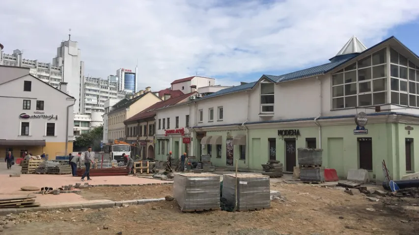 У цэнтры Мінска знайшлі артылерыйскі снарад з узрывальнікам (фота)