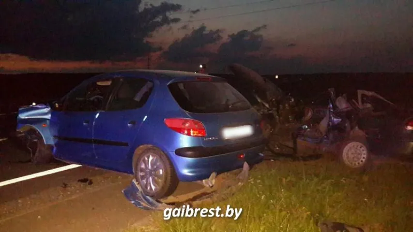 У Баранавіцкім раёне ў аўтааварыі загінулі маці і дачка