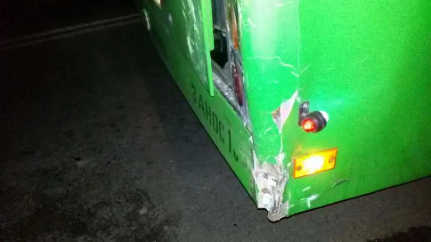 У Брэсце маршрутнае таксі сутыкнулася з аўтобусам (фота)