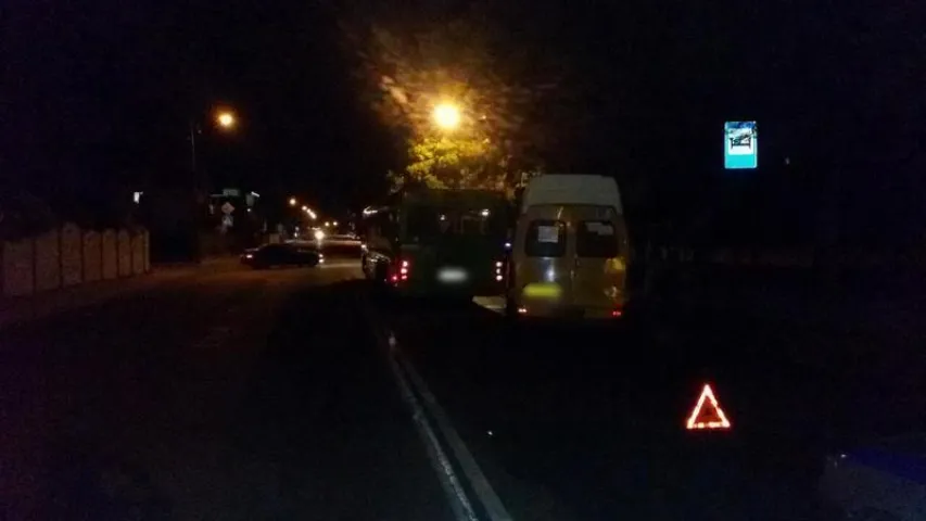 У Брэсце маршрутнае таксі сутыкнулася з аўтобусам (фота)