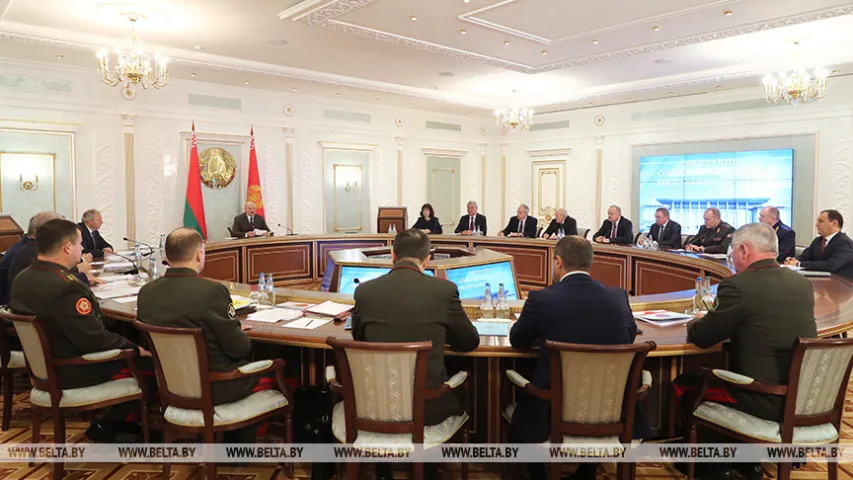 Лукашэнка зацвердзіў новы план абароны Беларусі
