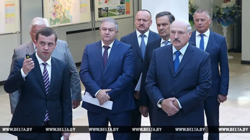 Лукашэнка: У Мінску машыны не будуць ставіць у паркінгі і па мінімальным кошце