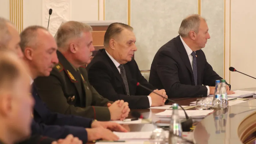 Лукашэнка зацвердзіў новы план абароны Беларусі