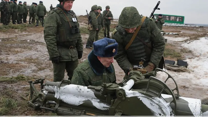 У Беларусі кіраўнікам абласцей дазволілі пастраляць з артылерыйскіх гармат