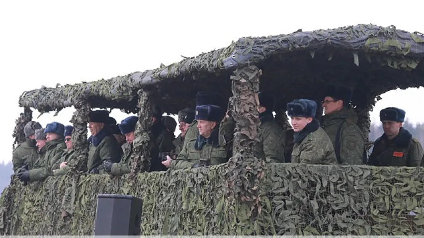 У Беларусі кіраўнікам абласцей дазволілі пастраляць з артылерыйскіх гармат